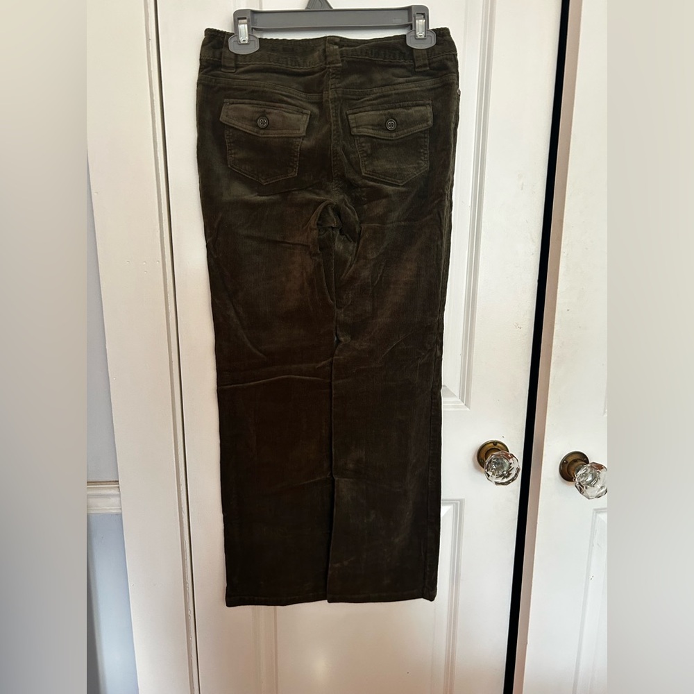 Reitmans Green Straight Leg Corduroy Pants